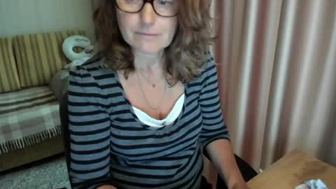 Lauraoven1 online show from July 10, 2:22 pm