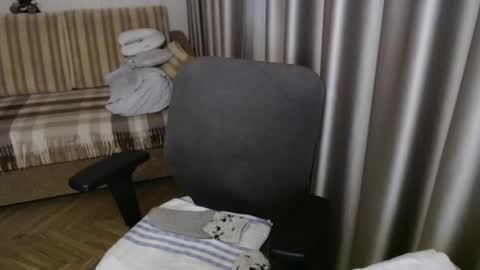 Snapshot of lauraoven1 chatting on March 6, 4:28 pm Lauraoven1 online show from March 6, 4:28 pm