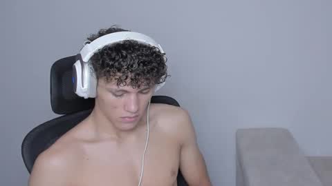 Laureent online show from September 22, 7:51 pm