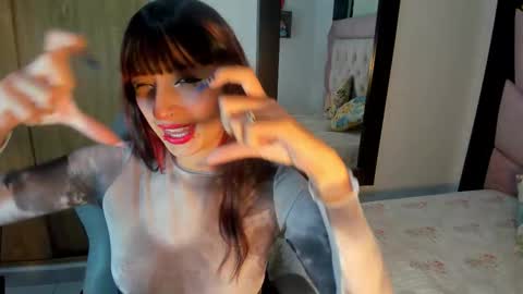 Laurem online show from November 8, 7:50 pm