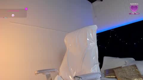 Lauren online show from October 24, 8:31 pm