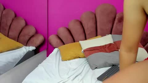 LAURENCASTRO online show from January 11, 8:32 pm