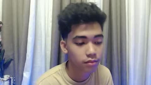 laurence_cuttieguyhere online show from March 17, 6:35 pm