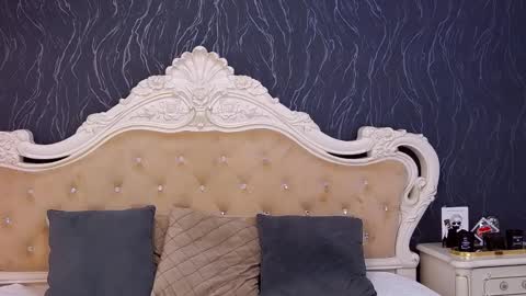 Laura online show from February 2, 3:30 pm