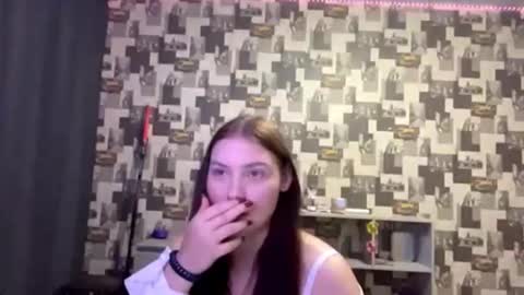 Snapshot of laurenjungling chatting on September 17, 4:32 pm Hannah online show from September 17, 4:32 pm