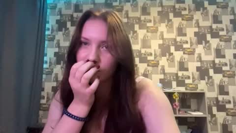 Snapshot of laurenjungling chatting on September 19, 4:44 pm Hannah online show from September 19, 4:44 pm