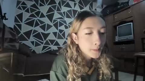 laurenn_111 online show from June 24, 9:16 am
