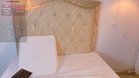 laurenn_smitth online show from January 9, 12:55 pm