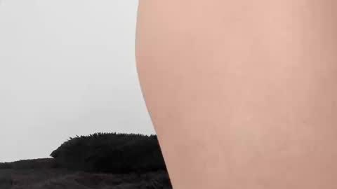 laurensmith9 online show from September 9, 4:07 pm