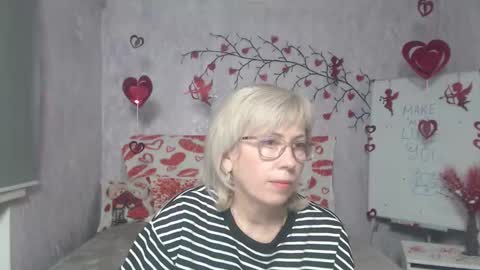 Lauren online show from February 7, 9:45 am