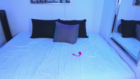 Lauren  online show from March 10, 4:06 am