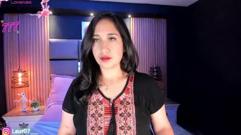 Lau Roberts online show from May 18, 3:27 am