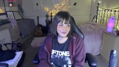 Lavenderrzz online show from March 8, 3:49 pm