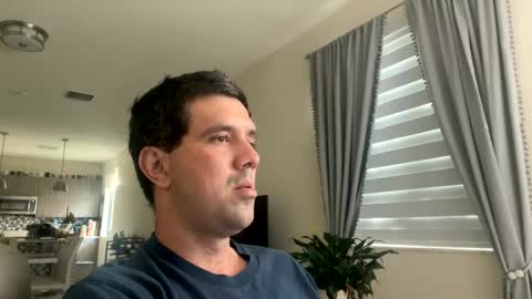 Snapshot of law_cambio chatting on December 5, 3:55 pm law_cambio online show from December 5, 3:55 pm