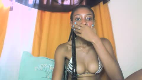 layannek online show from November 11, 6:37 am