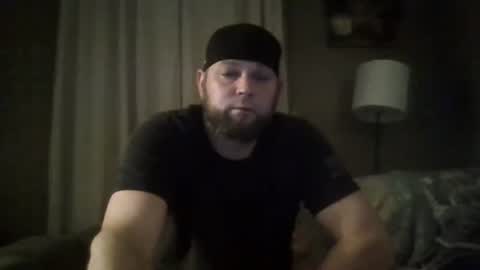 layinlow42 online show from January 1, 8:13 am