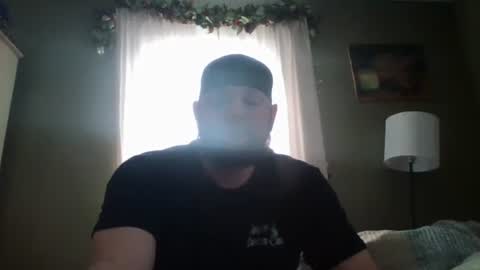 layinlow42 online show from February 1, 4:44 pm