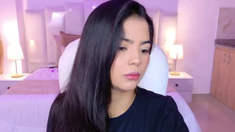 Layla Breezee online show from May 15, 9:39 am