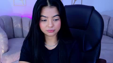 Layla Breezee online show from April 29, 5:30 pm