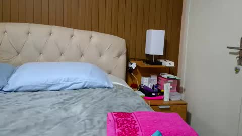 kelly online show from December 15, 1:23 am