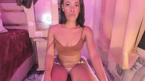 LAYLA online show from May 27, 6:38 pm