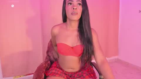 LAYLA online show from March 25, 10:49 pm