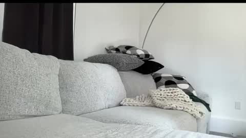 laylahlaylah1 online show from April 14, 3:15 pm