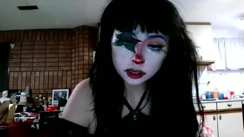 Layla Kills online show from January 9, 1:24 pm