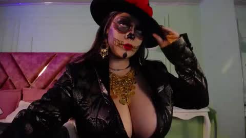 Vannessa  online show from October 31, 1:44 pm