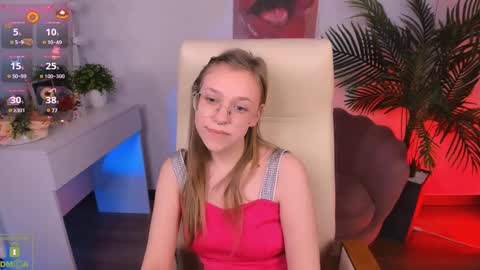 layriantavee online show from February 17, 1:55 pm