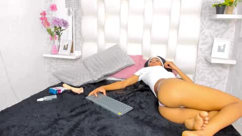 lea_abbey online show from March 7, 3:49 pm