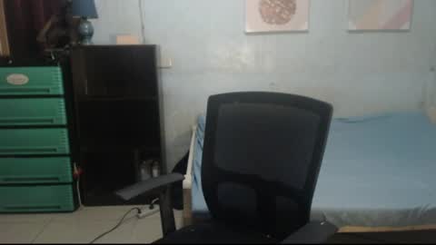 leah_fucker online show from May 24, 9:54 pm