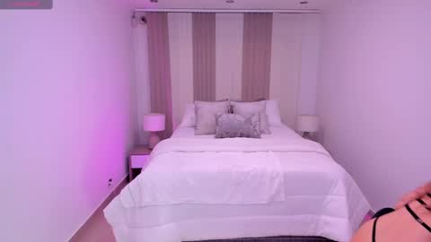 Leah  Greyy online show from September 22, 11:47 am