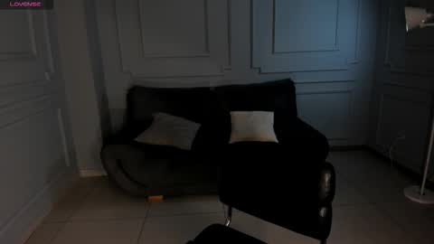 leahnovac online show from October 6, 11:06 am