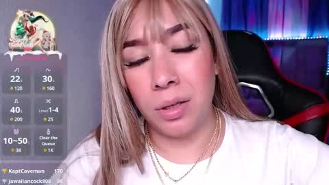 leah online show from December 25, 10:17 am