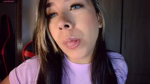 leah online show from April 11, 12:09 pm