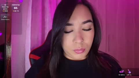 leah online show from November 15, 10:39 am