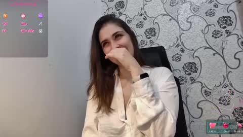 leahwoods online show from February 4, 1:16 pm