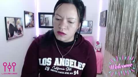 Leandra online show from October 31, 4:40 pm