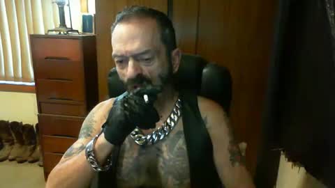 leathergreaser online show from February 17, 8:38 pm