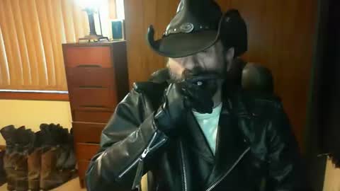 leathergreaser online show from June 10, 9:35 pm