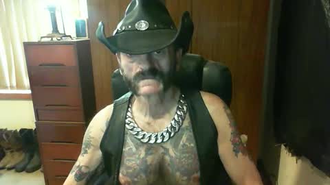 leathergreaser online show from November 13, 9:06 pm