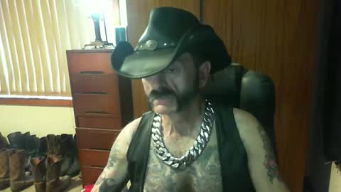 leathergreaser online show from May 4, 1:34 am