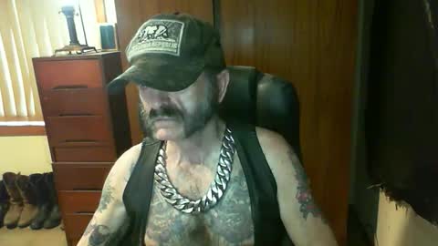 leathergreaser online show from January 31, 11:13 pm
