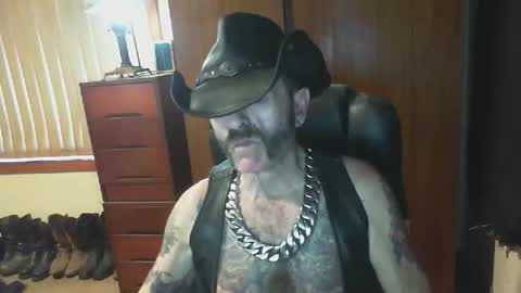 leathergreaser online show from February 14, 7:44 am