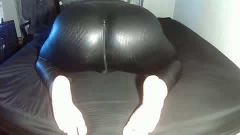 Snapshot of leatherman31 chatting on February 27, 3:40 am leatherman31 online show from February 27, 3:40 am