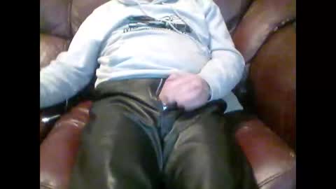 leatherpants68 online show from February 1, 7:44 pm