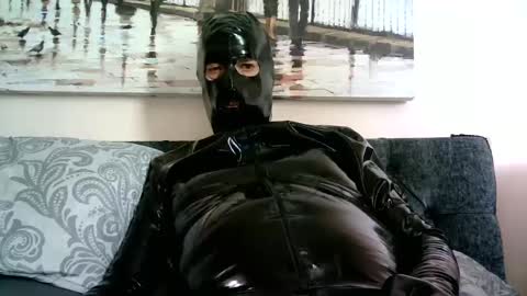 Snapshot of leathertease chatting on January 7, 11:05 am master or sir online show from January 7, 11:05 am