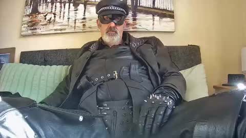 Snapshot of leathertease chatting on March 11, 10:18 am master or sir online show from March 11, 10:18 am