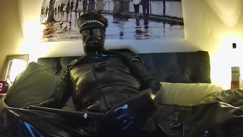 Snapshot of leathertease chatting on February 20, 7:52 pm master or sir online show from February 20, 7:52 pm